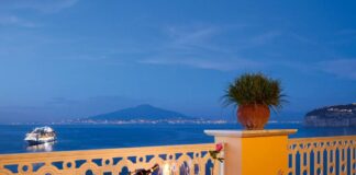 Sorrento, l’Hotel Excelsior Vittoria d’estate apre le porte alla cultura, all’arte ed al gusto ma anche alla solidarietà