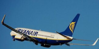 Ryanair, riduce il costo dei bagagli registrati, aumenta la franchigia ed ai clienti senza imbarco prioritario, il bagaglio a mano più grande in stiva è gratuito