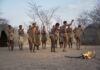 Namibia, con Viaggiaconcarlo nel deserto del Kalahari, per vivere tra i Boscimani un’esperienza ai confini della civiltà