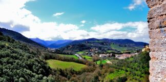 Umbria, regione dal fascino ricercato e tradizionale invita alla scoperta di suggestivi e nascosti angoli insoliti e curiosi