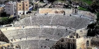 Giordania, l’Amman Opera Festival nel teatro romano porta in scena la Bohème di Puccini
