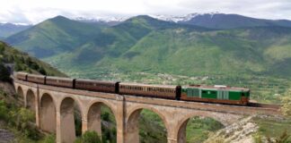 Abruzzo, sui treni storici della Transiberiana d’Italia alla scoperta della regione