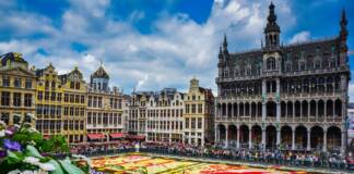 Bruxelles, un suggestivo manto di profumi e colori del Tapis de Fleurs 2022